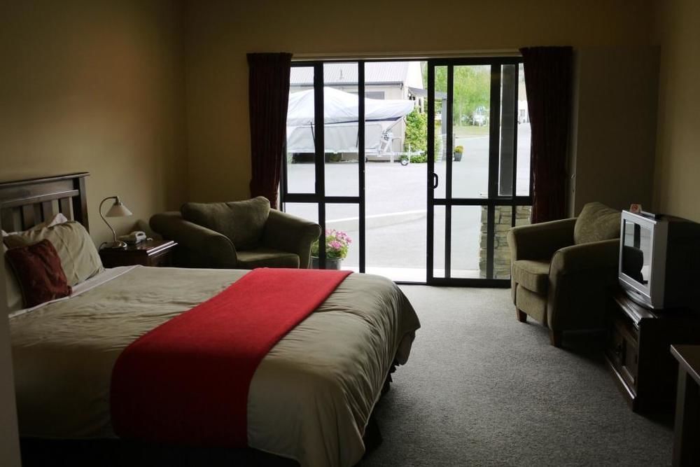 Carrick Lodge Motel Кромвель Экстерьер фото
